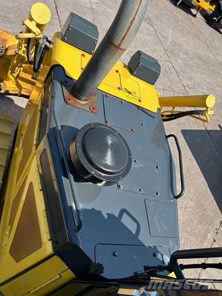 Komatsu D 65 PX-18 Crawler dozers