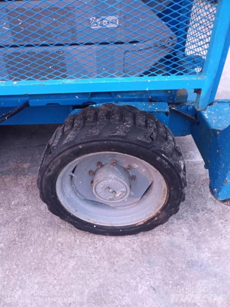 Genie GS 4390 RT Scissor lifts