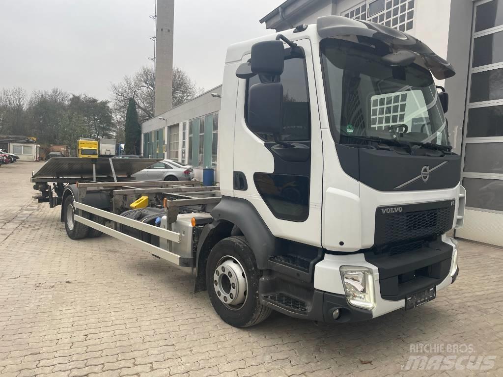 Volvo FL 250 Skip loader trucks
