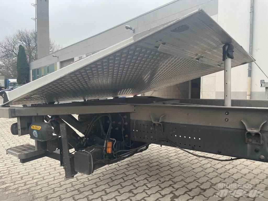 Volvo FL 250 Skip loader trucks