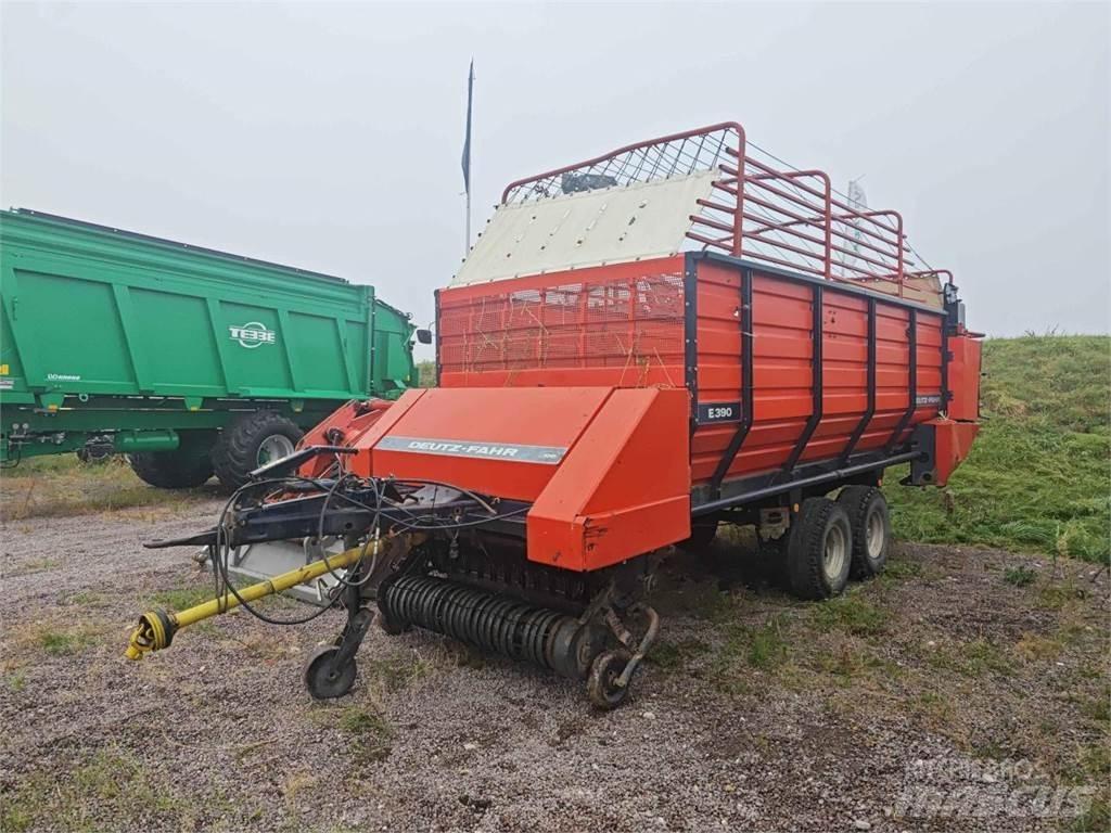 Deutz-Fahr E390 Self loading trailers