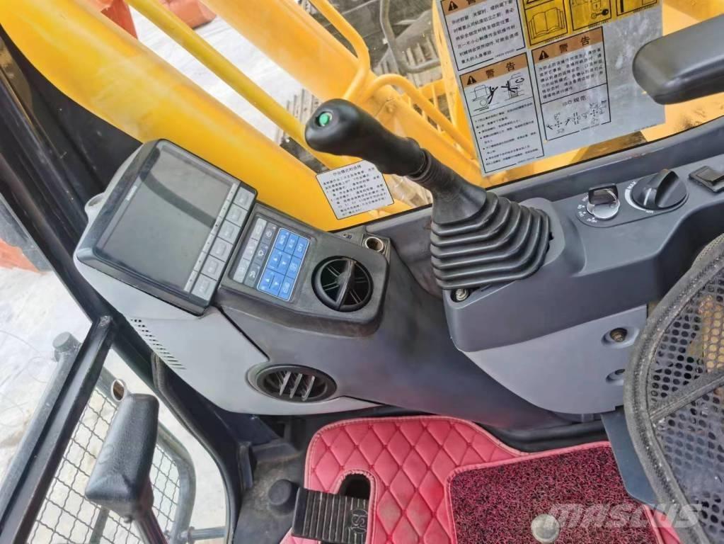 Komatsu PC 200-8 Crawler excavators