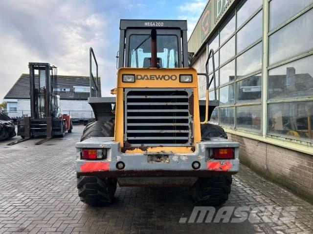 Daewoo MC 200 Wheel loaders