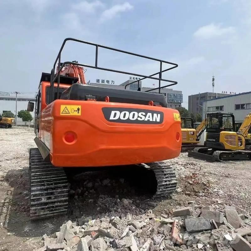 Doosan DX 300 Crawler excavators