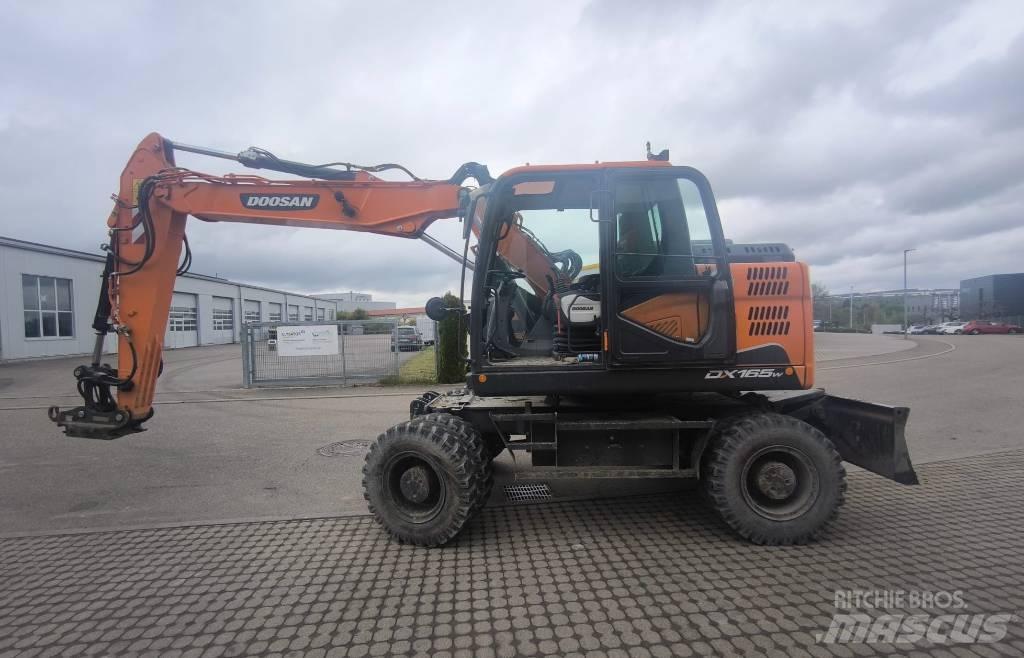 Doosan DX 165 W Wheeled excavators