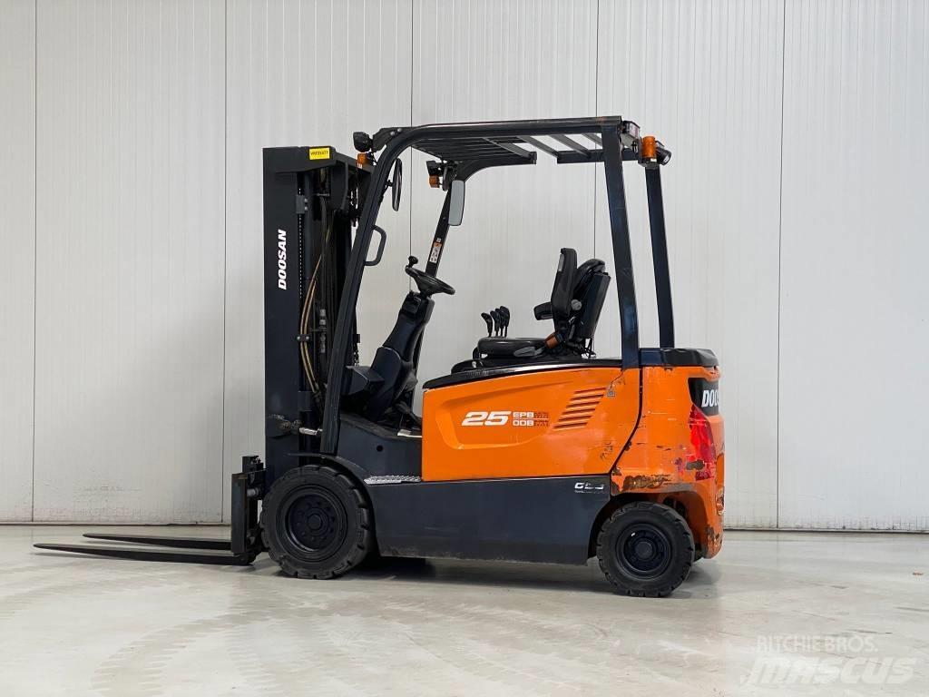 Doosan B25X-7 Electric forklift trucks