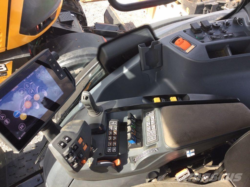 Valtra Q265 Tractors