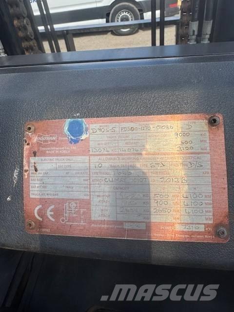 Doosan D 90 S-5 Diesel trucks