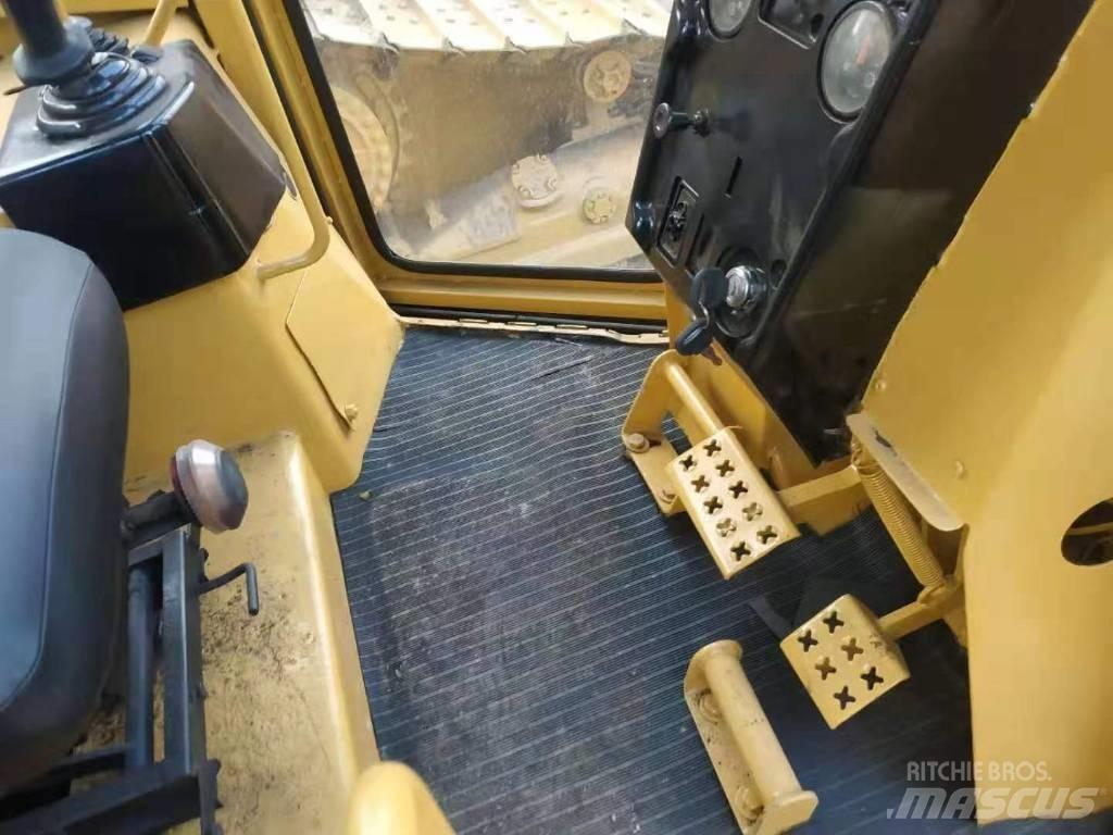 CAT D 5 M Crawler dozers