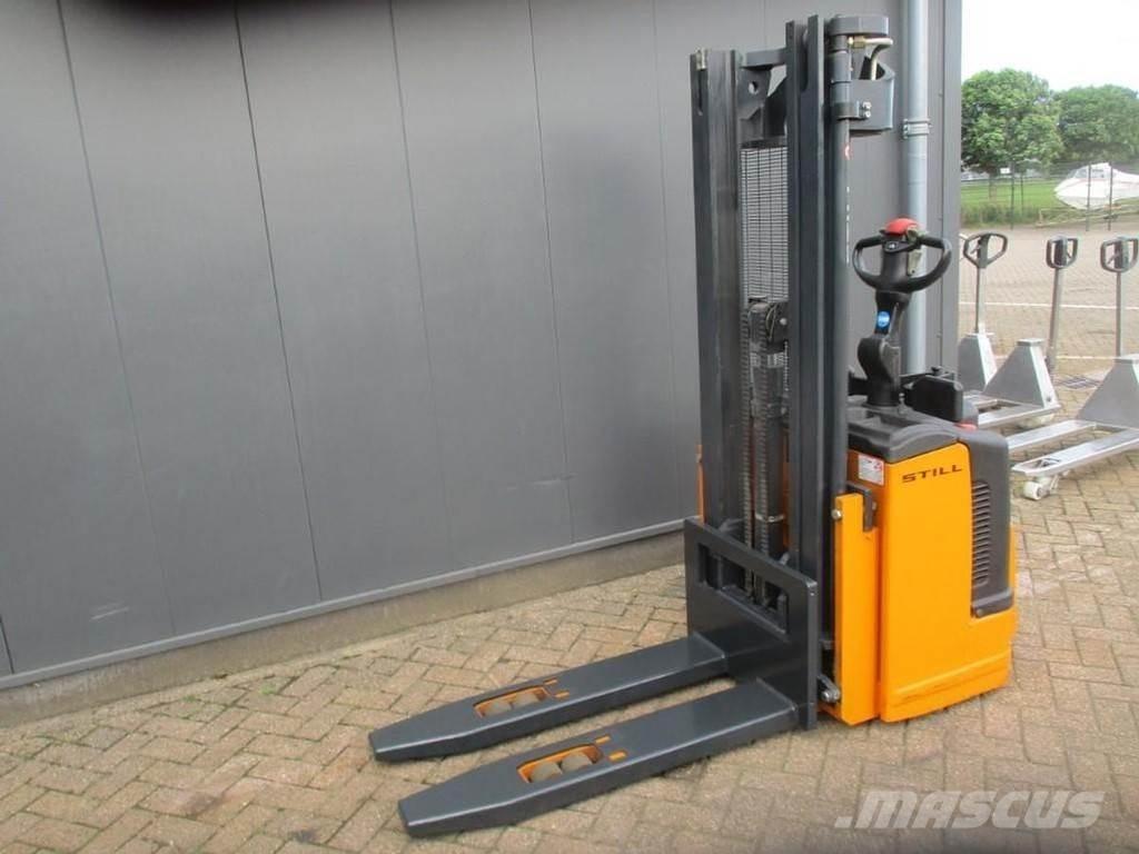 Still EGV S20 Pedestrian stacker