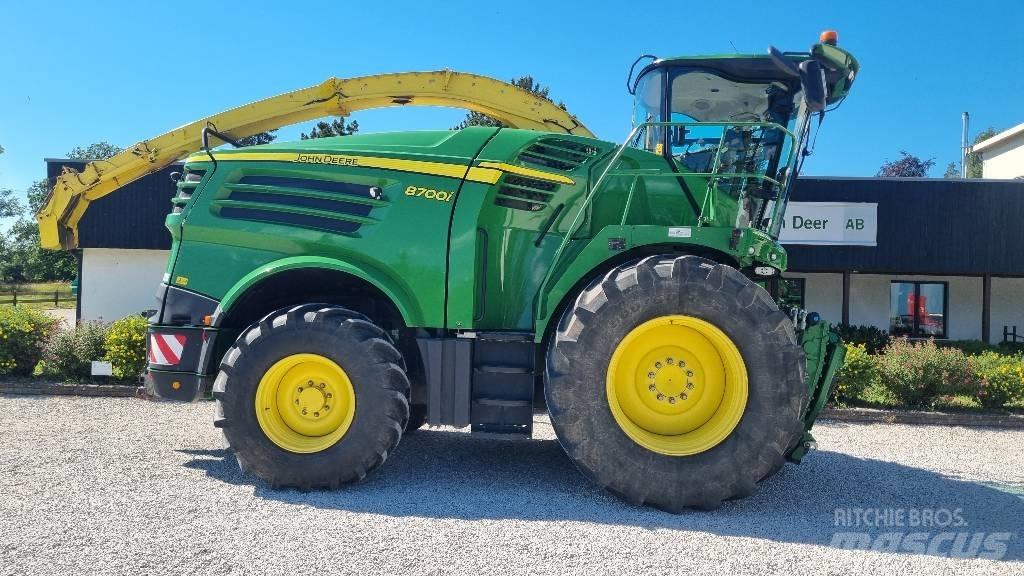 John Deere 8700i Self-propelled foragers