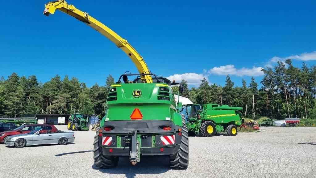 John Deere 8700i Self-propelled foragers
