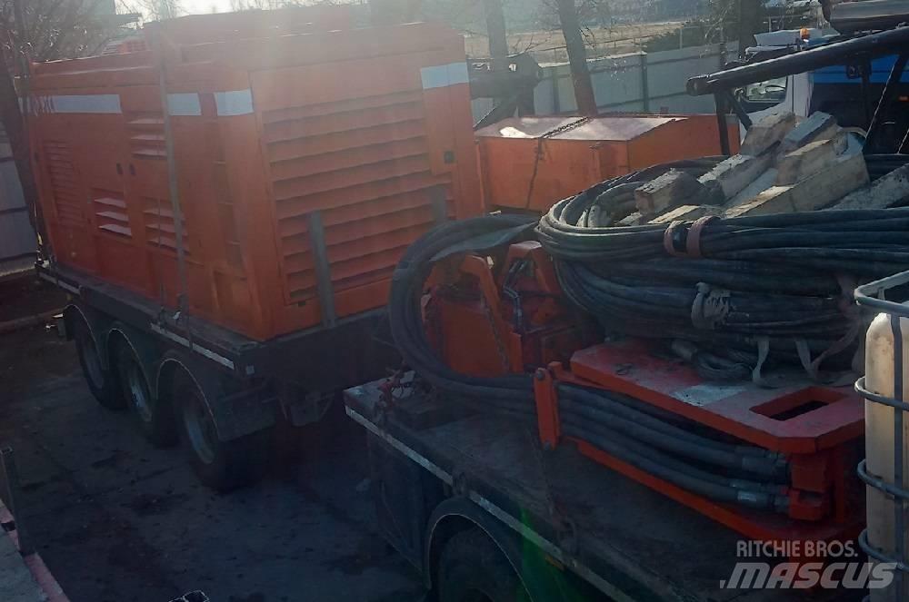  PTC 32HFV Vibratory pile drivers