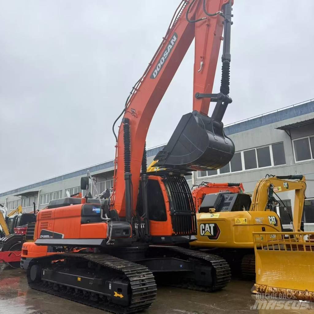 Doosan DX225LC-9C Midi excavators  7t - 12t