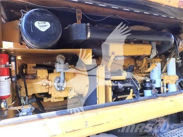 CAT M320 Wheeled excavators