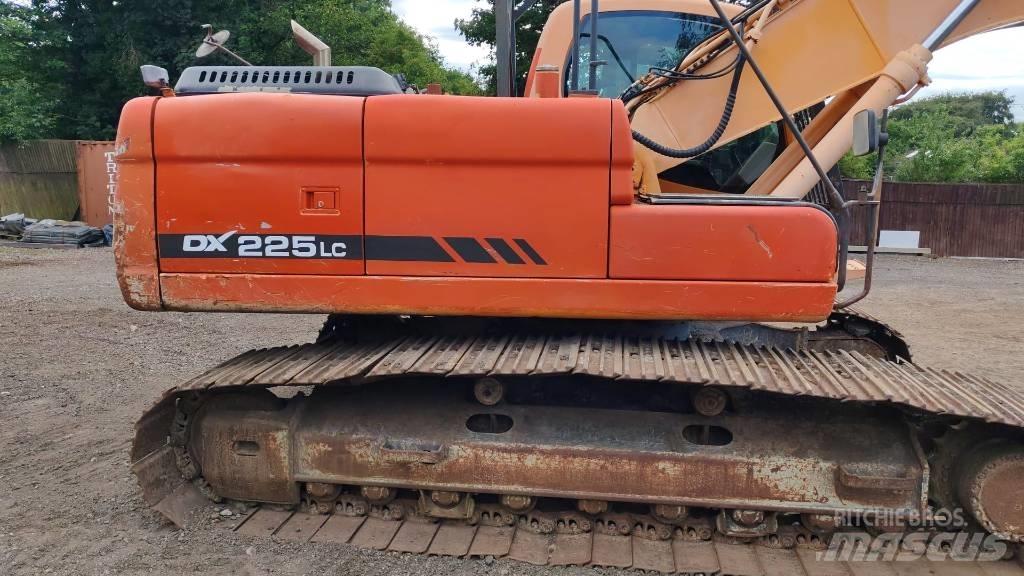 Doosan DX 225 LC Crawler excavators
