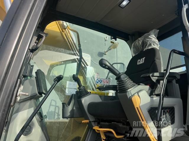 CAT 317 Crawler excavators