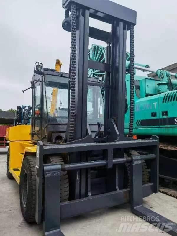 Komatsu FD 160 Diesel trucks
