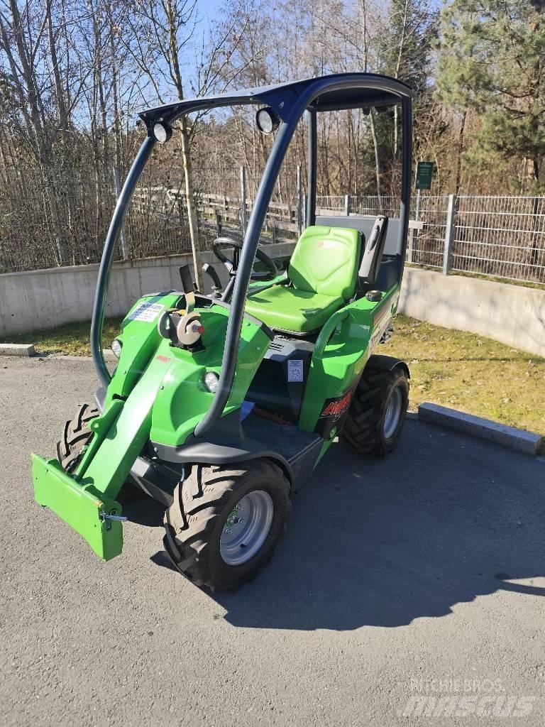 Avant 220 Multi purpose loaders