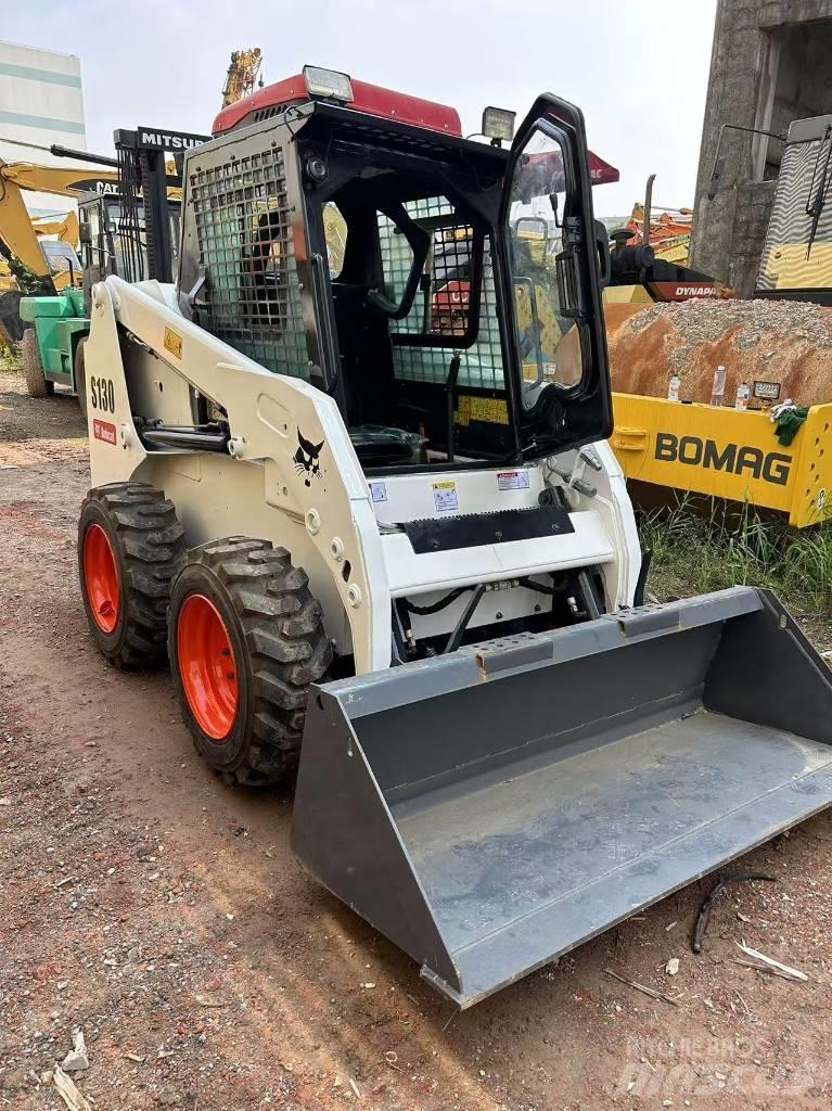 Bobcat S 130 Skid steer loaders