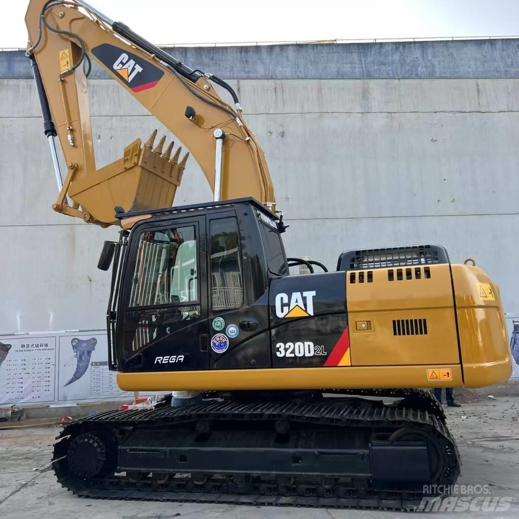 CATERPILLR 320d2 Midi excavators  7t - 12t