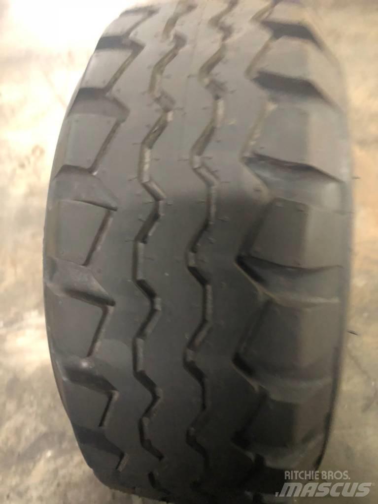  Cheng Shin 18x7-8 Tyres, wheels and rims