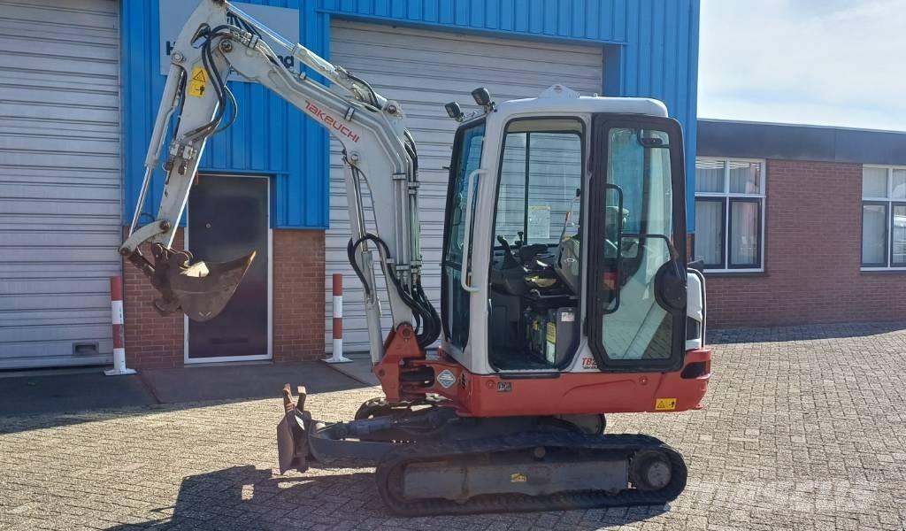 Takeuchi TB 225 Mini excavators < 7t (Mini diggers)