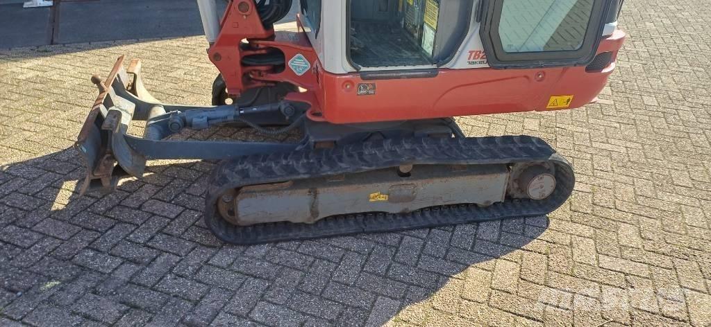 Takeuchi TB 225 Mini excavators < 7t (Mini diggers)