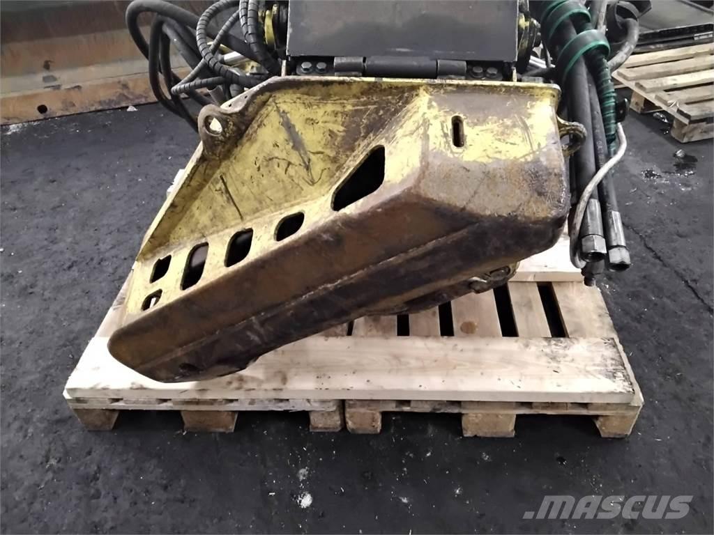 John Deere H415 Harvester heads