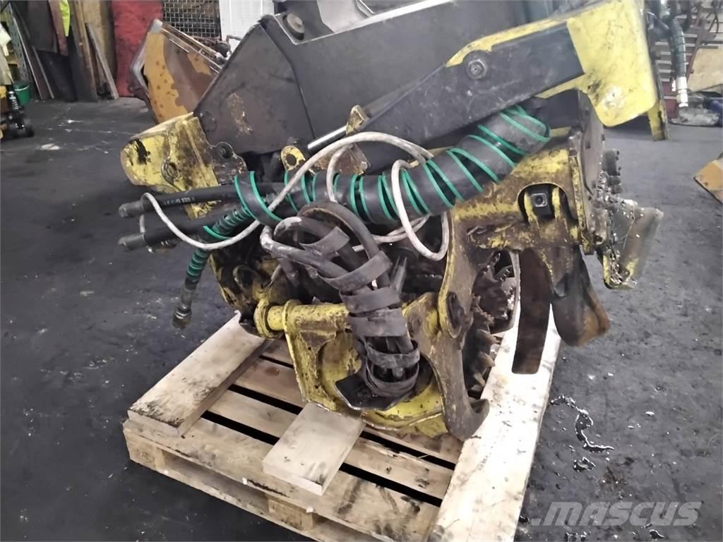 John Deere H415 Harvester heads