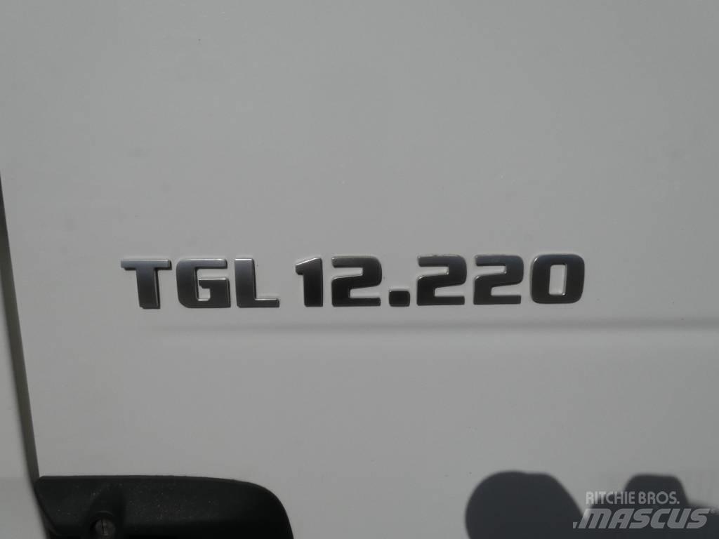 MAN TGL 12.220 Box body trucks