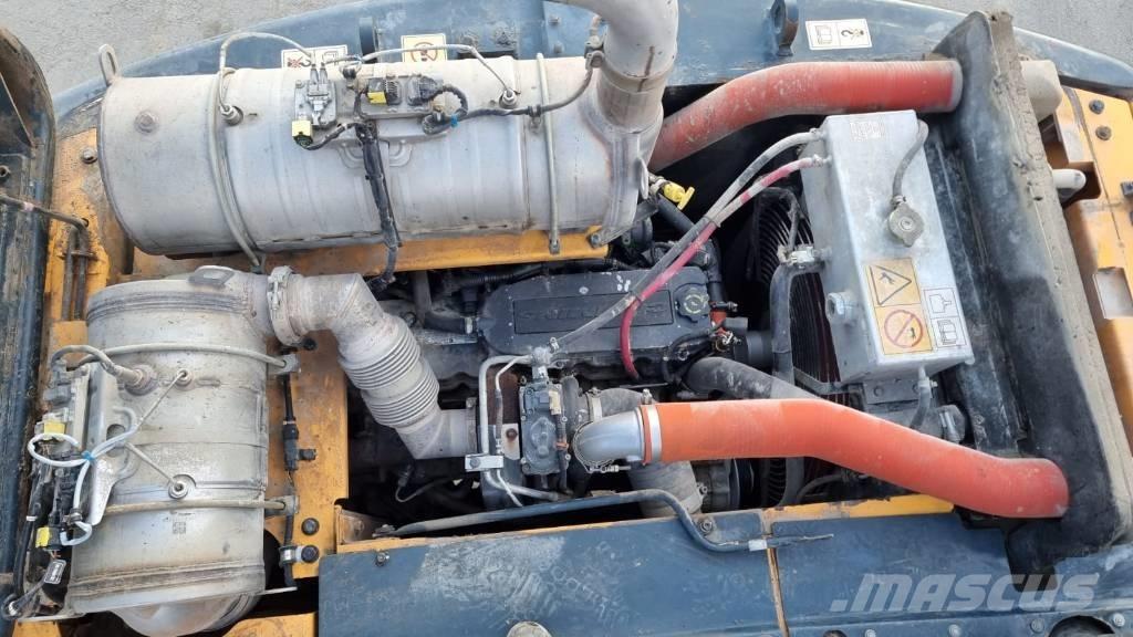 Hyundai HW 140 Wheeled excavators