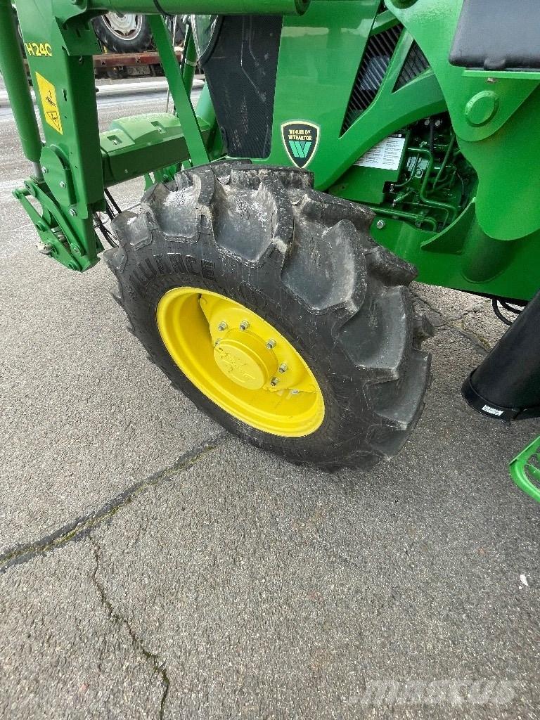 John Deere 5075 E Tractors