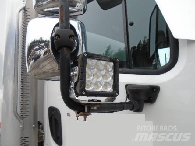 Freightliner M2 106 Box body trucks