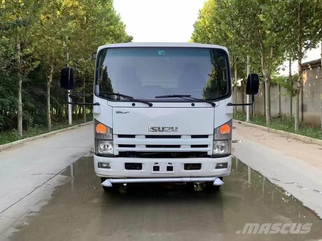 Isuzu ELF 4x2 Water tankers