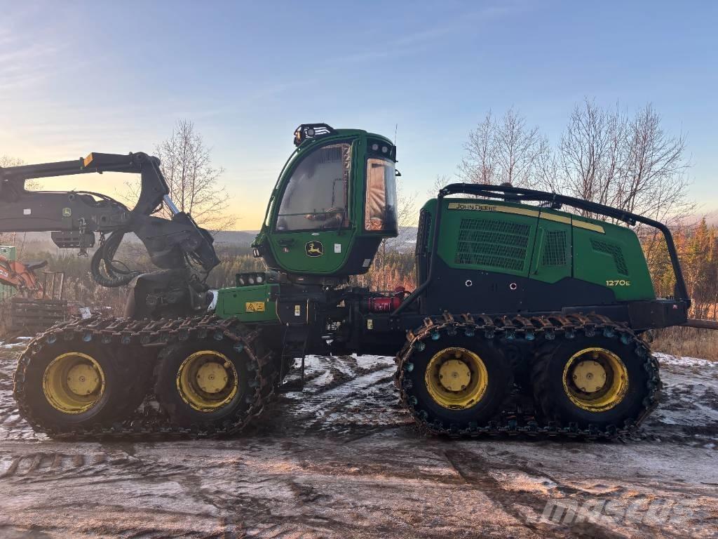 John Deere 1270 E Harvesters