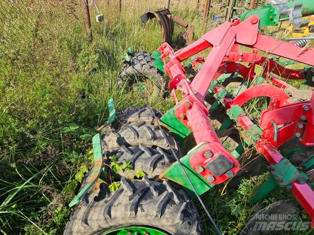 Unia Cross L 300 Chisel ploughs