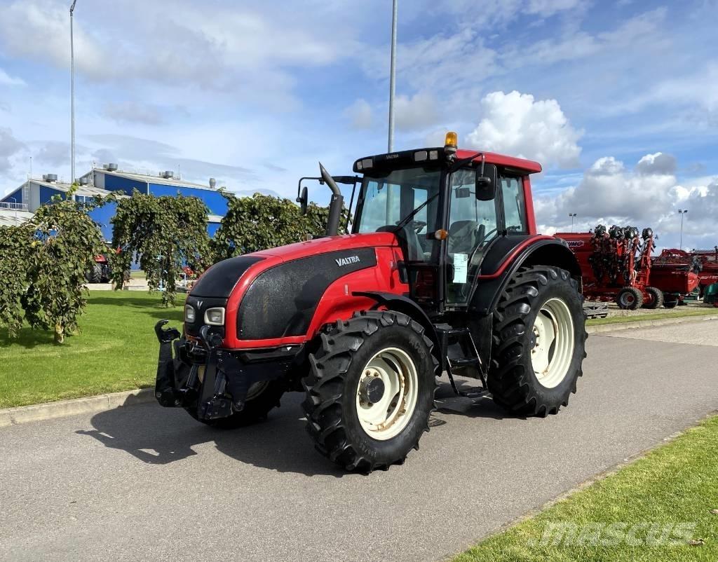 Valtra T 131 Tractors