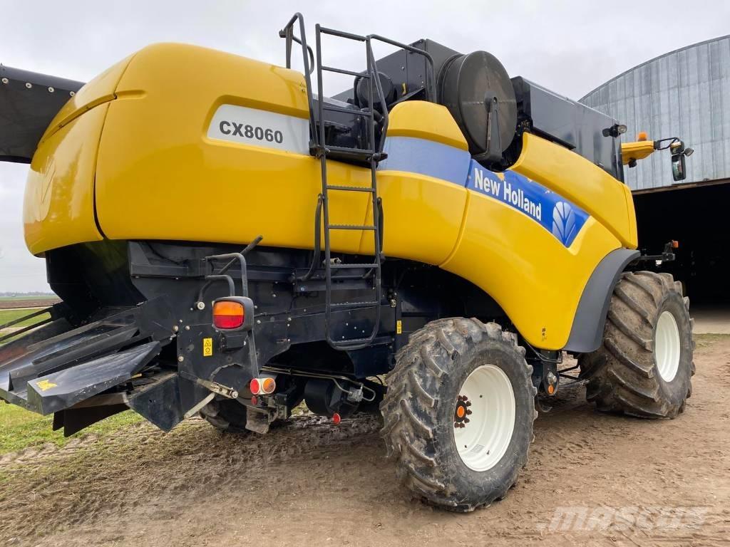 New Holland CX 8060 Combine harvesters