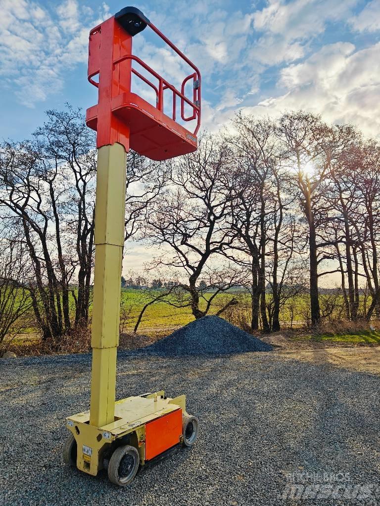 JLG 1230 Vertical mast lifts