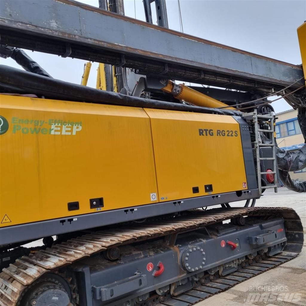 Bauer / RTG RG 22-S Piling rigs