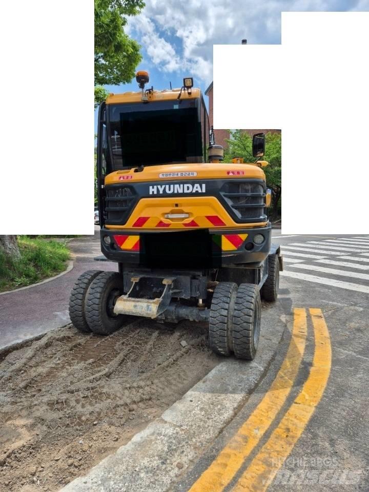 Hyundai 65A Wheeled excavators