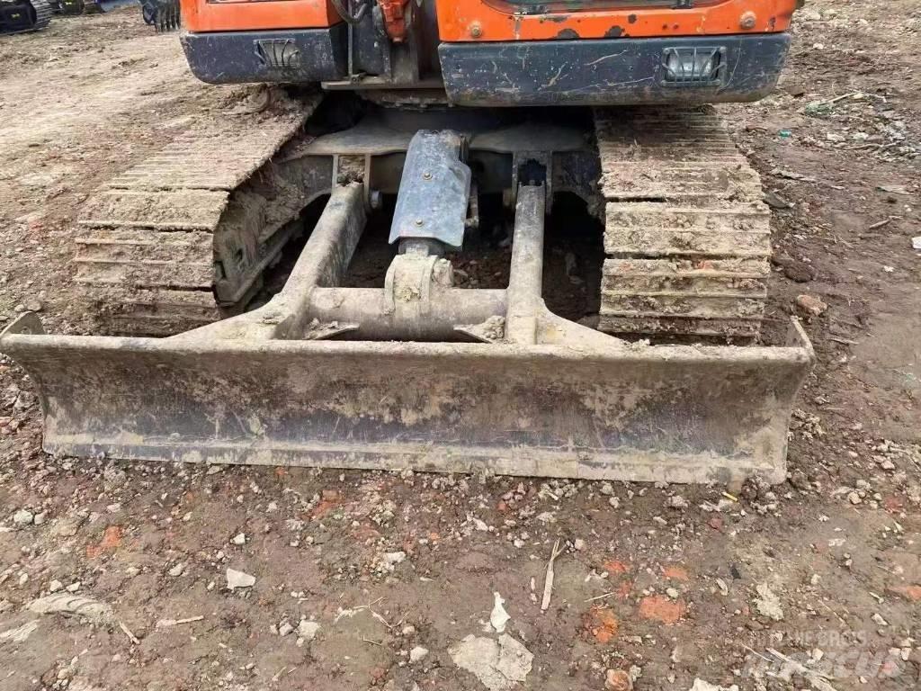 Doosan DX 75 Crawler excavators