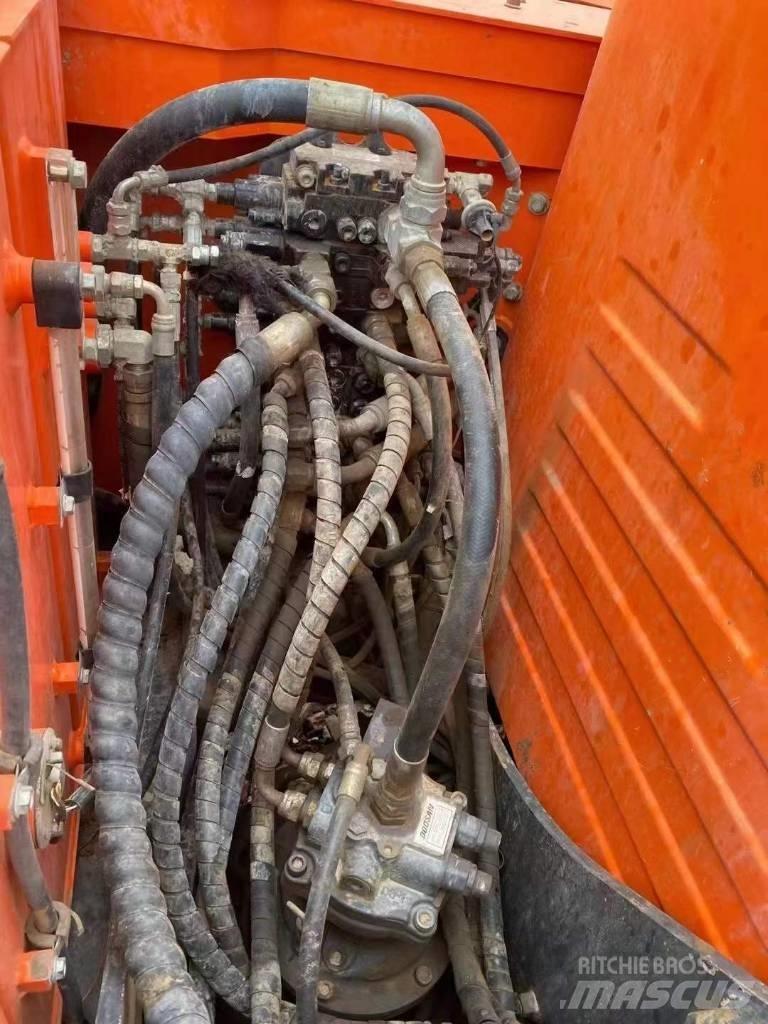 Doosan DX 75 Crawler excavators
