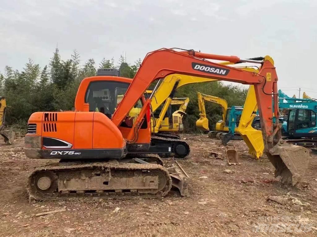 Doosan DX 75 Crawler excavators