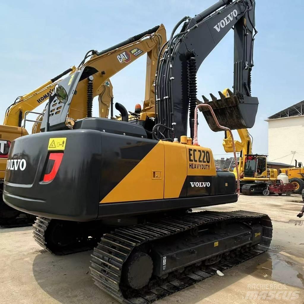 Volvo 220 Crawler excavators
