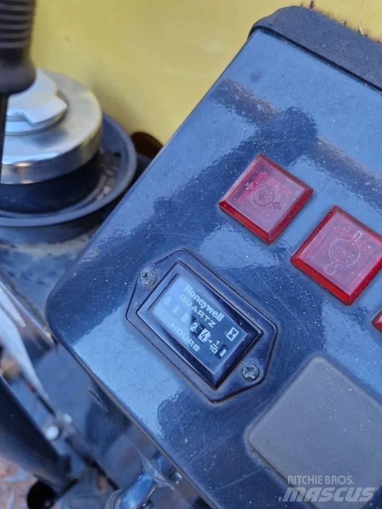 Yanmar C12R-B Tracked dumpers