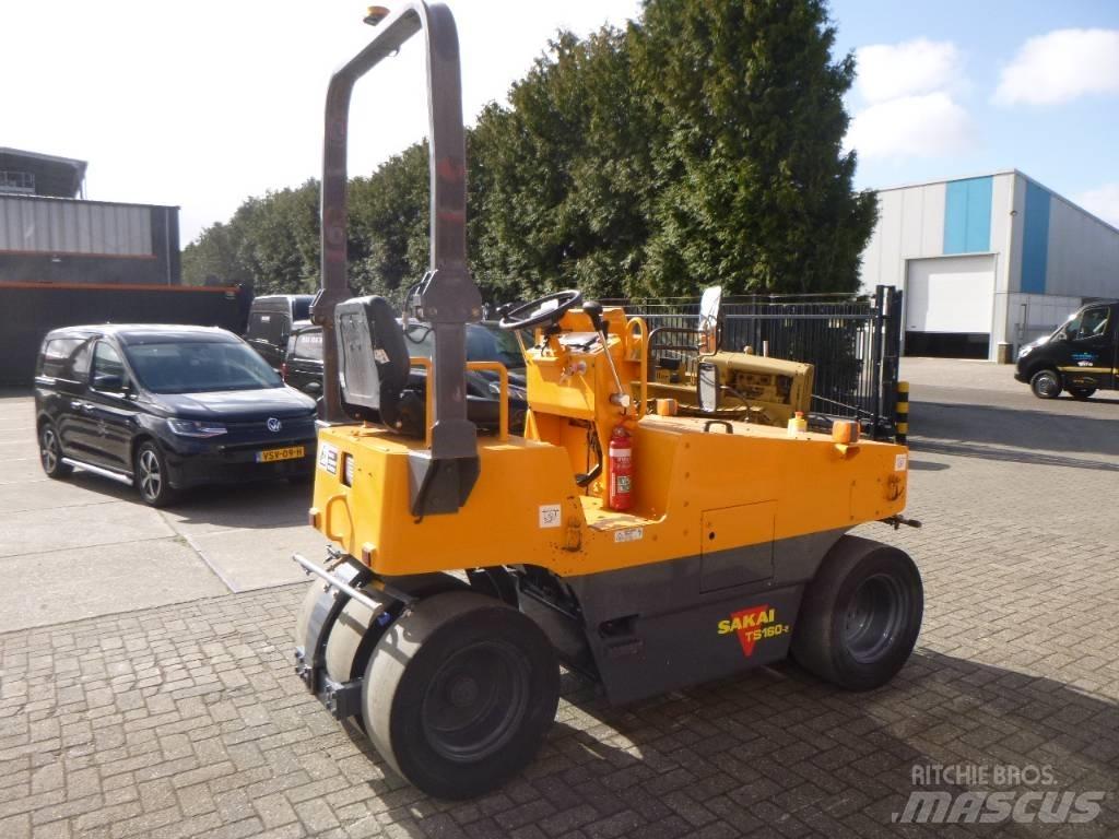 Sakai TS160-2 Pneumatic tired rollers