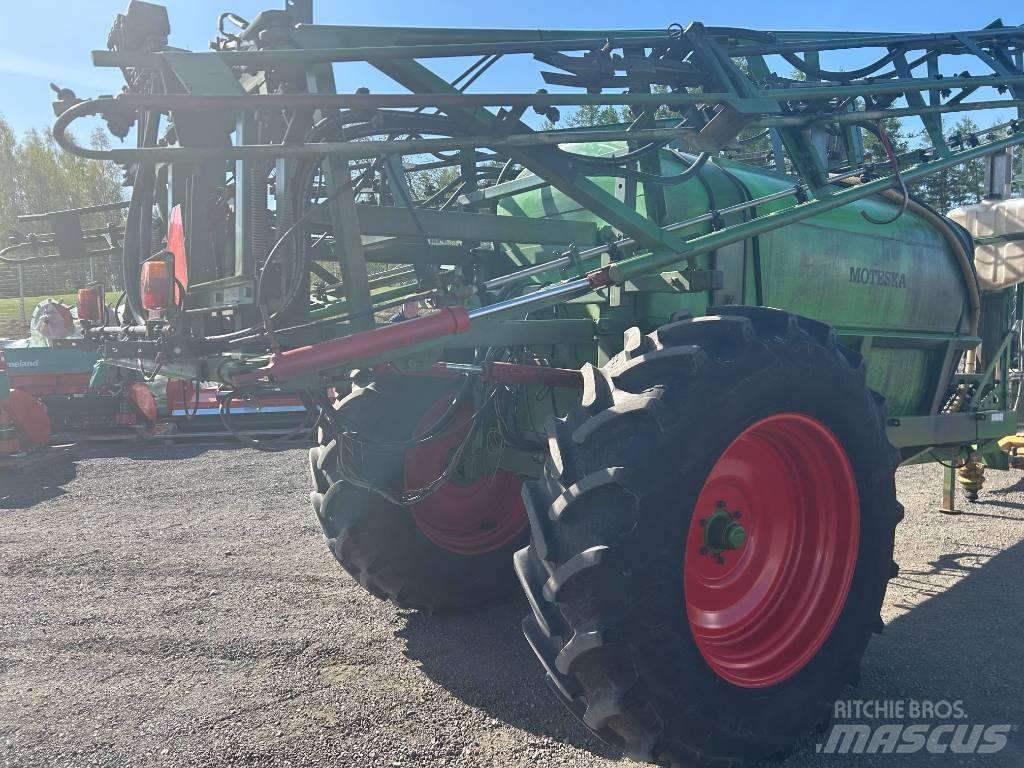 Moteska M2500 Trailed sprayers