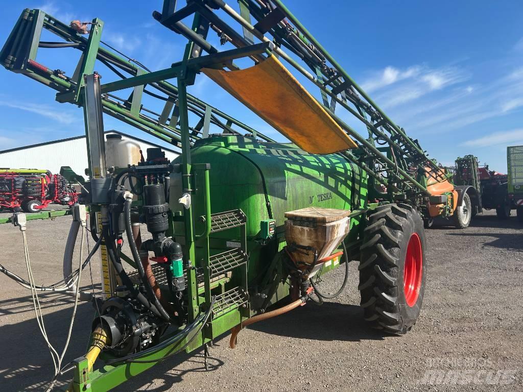 Moteska M2500 Trailed sprayers